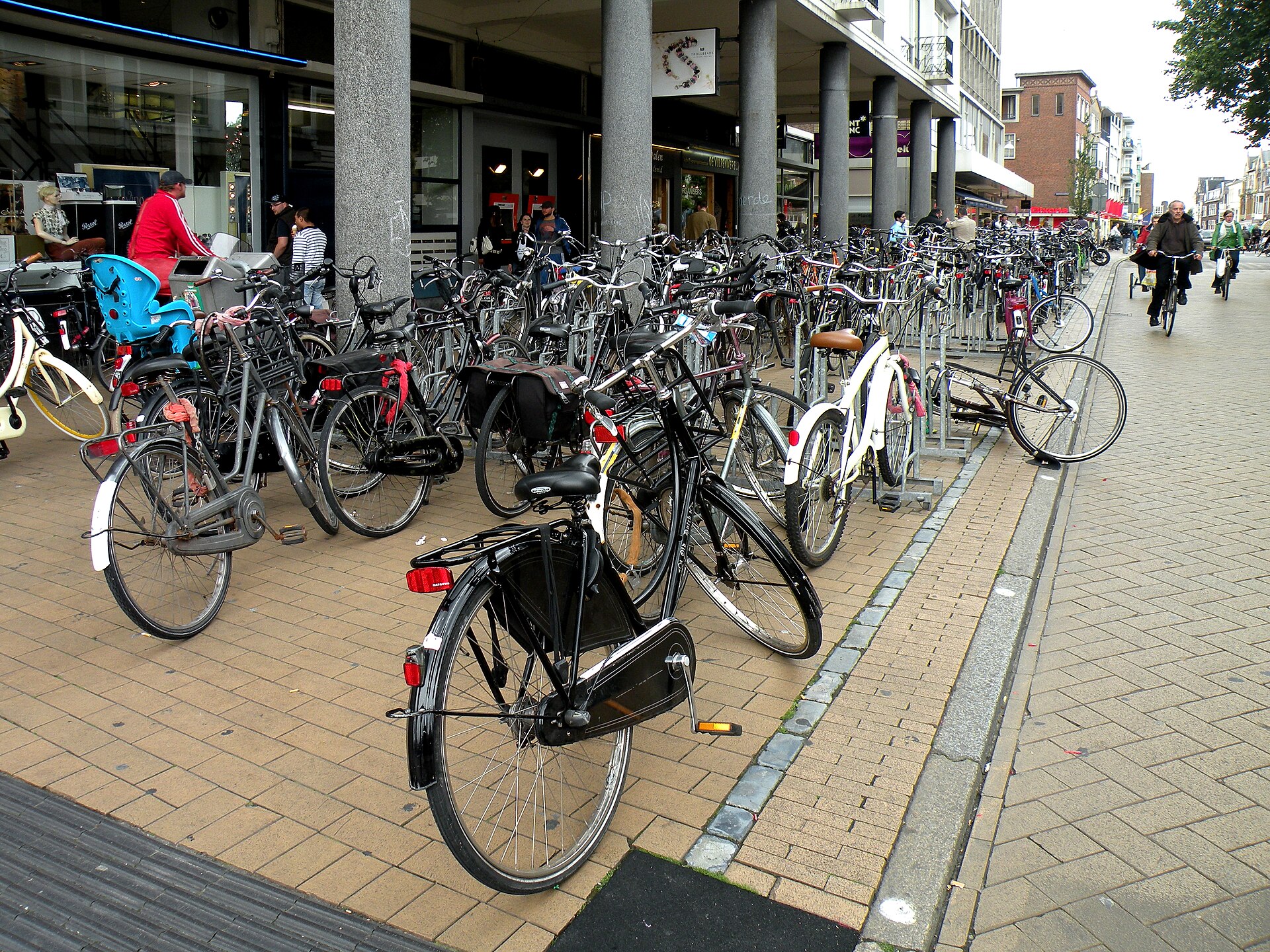Bicycles moving through central Groningen